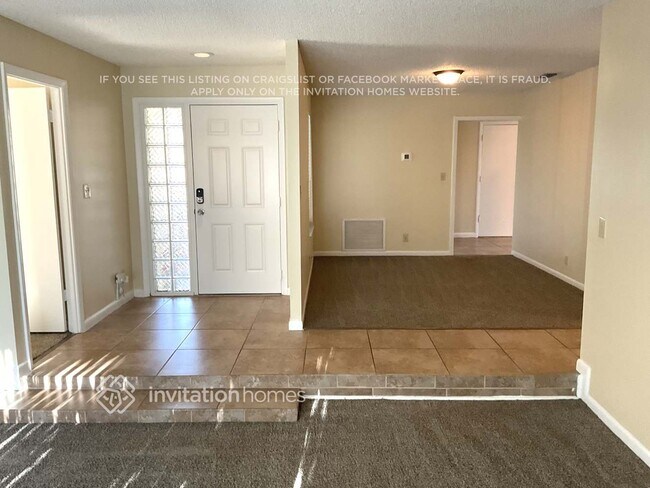 Building Photo - 4005 W Sailboat Dr