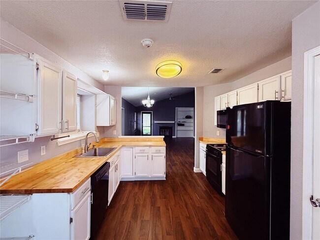 Building Photo - 12314 Thompkins Dr