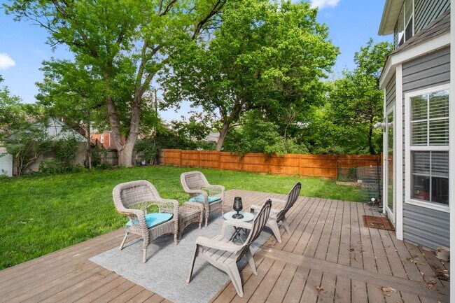 Building Photo - Stunning 4-bedroom, 2.5-bathroom rental of...