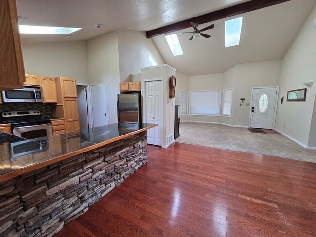 Building Photo - Tucked Away in Gig Harbor - 3 Bedroom + Bonus & Huge Yard. Available Now!