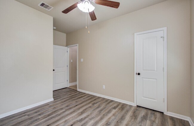 Building Photo - 11702 Eagle Ridge Dr