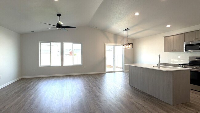 Building Photo - Brand new 3 bed 2 bath home with bonus roo...