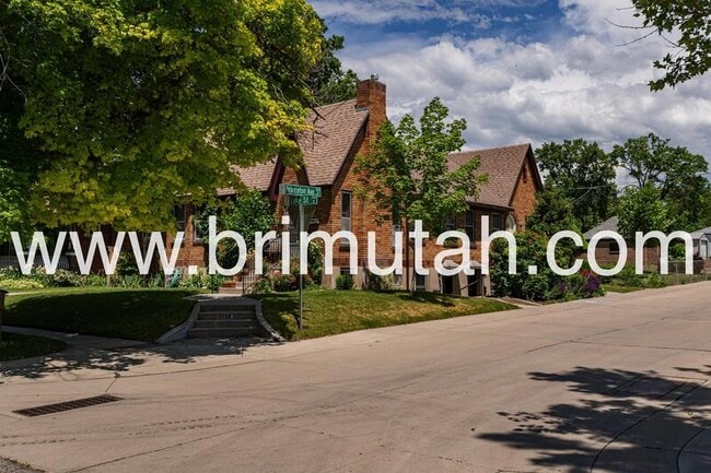 Building Photo - 755 Princeton Ave S