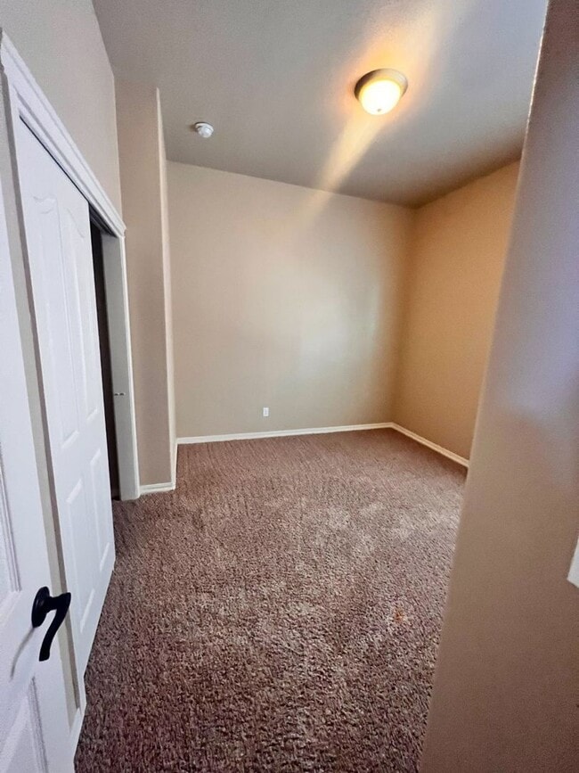 Building Photo - GORGEOUS EASTSIDE HOME OPEN HOUSE FRIDAY 0...