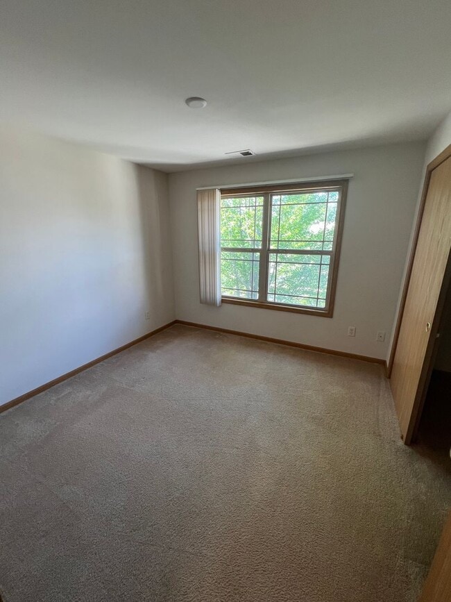 Building Photo - North Pointe Condo