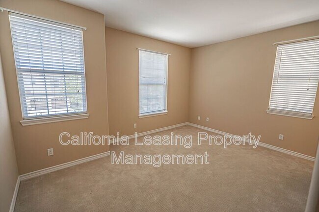 Building Photo - 23902 Lakeside Rd