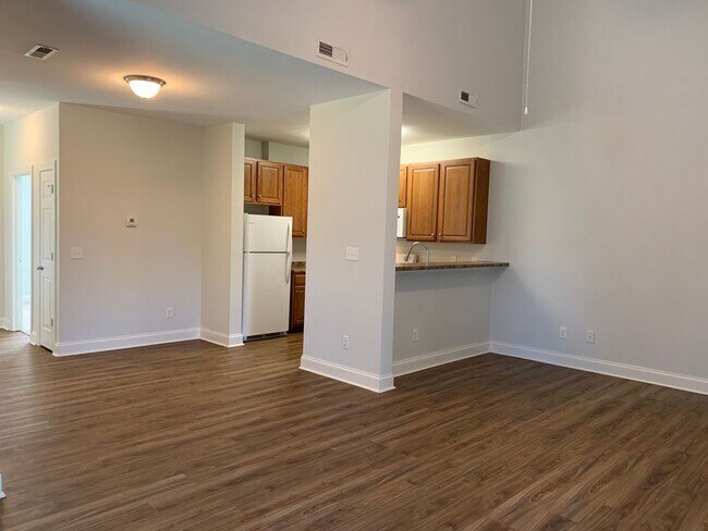 Building Photo - 3 Bedroom 2 Bath Townhome in Pleasant Grov...