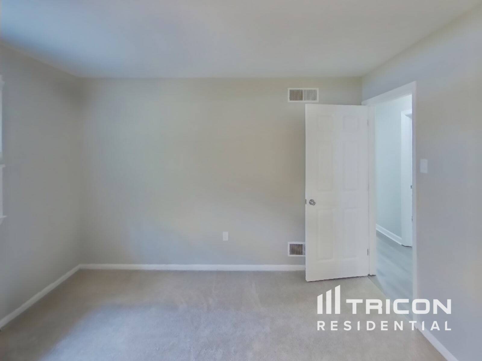 Building Photo - 402 Vixen Pl