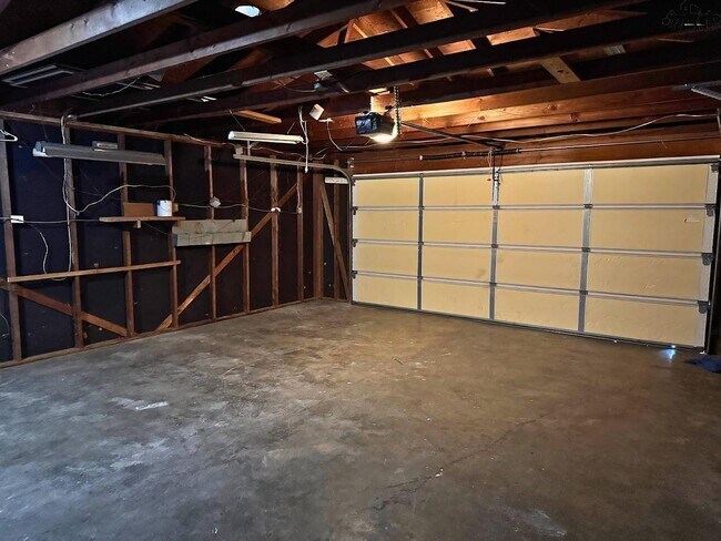 Building Photo - 703 Pecan St