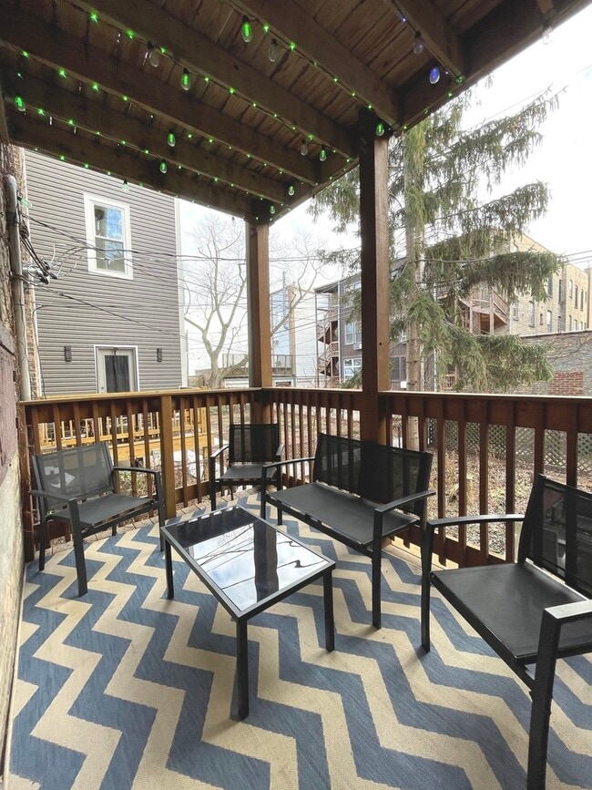 Building Photo - 1057 W Columbia Ave