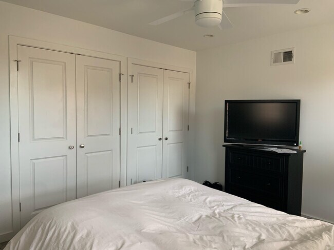 Building Photo - 2995 Livingston St