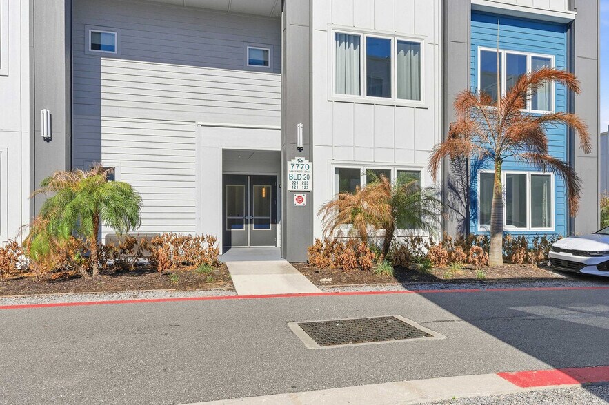Building Photo - 7770 Sandy Ridge Dr
