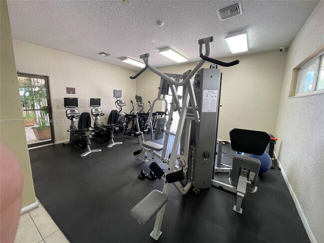 Building Photo - 6930 Miami Gardens Dr