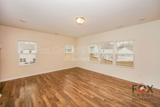 Building Photo - 144 Dyssa Lp