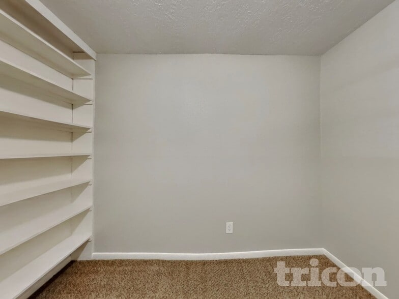 Building Photo - 2307 Hilton Head Dr