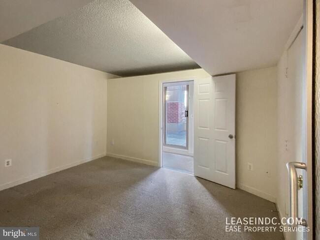 Building Photo - 1275 25th St NW