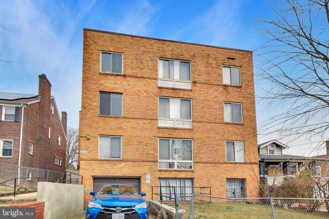 Building Photo - 5509 1st St NW