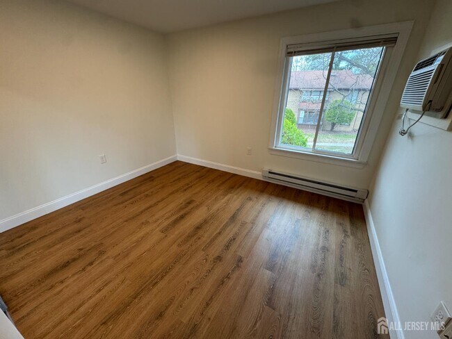 Building Photo - 11 Pine Cluster Cir