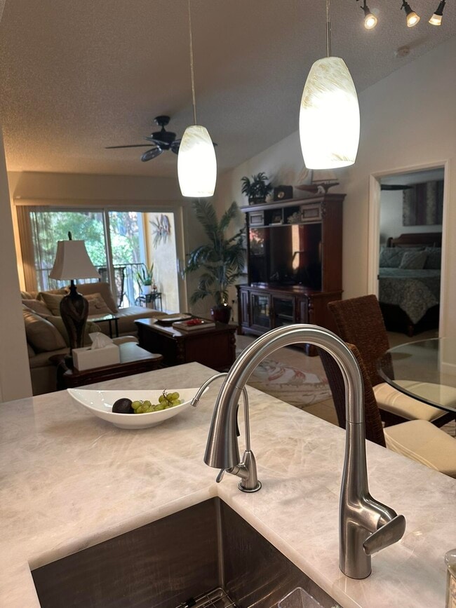 Building Photo - 180 Yacht Club Way