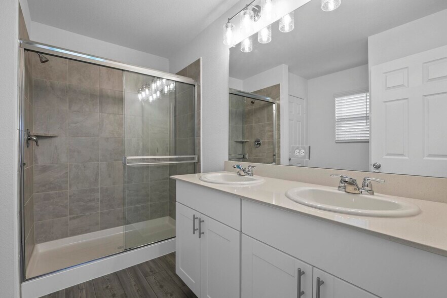 Building Photo - 4541 Benham Dr