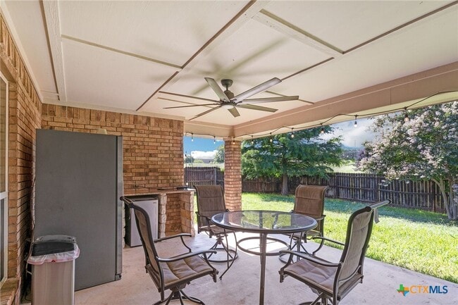 Building Photo - 1507 Hazelnut Dr