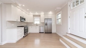 Building Photo - 2A Rossmore Rd