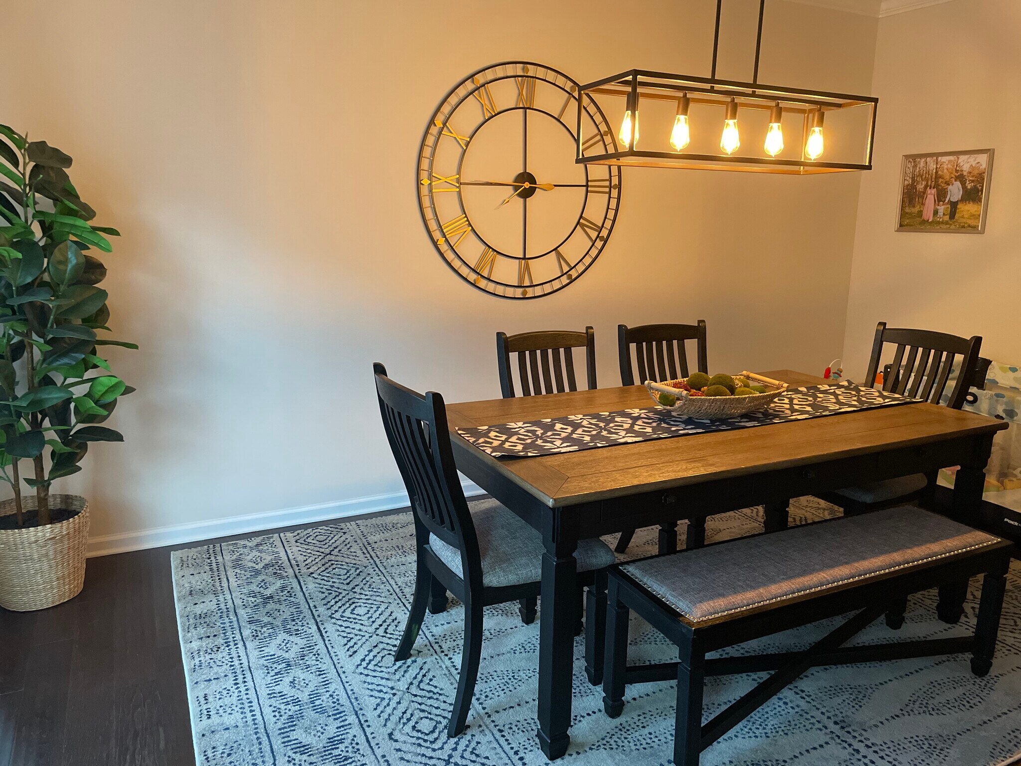 Building Photo - 1228 Queen Lyon Ct