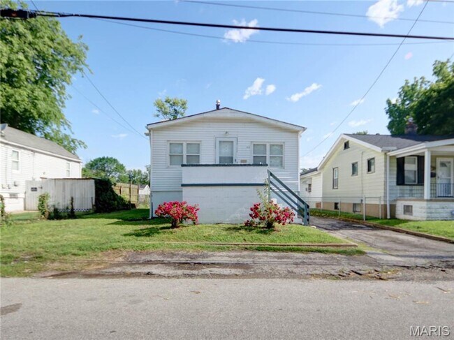Primary Photo - House for Rent in Lemay