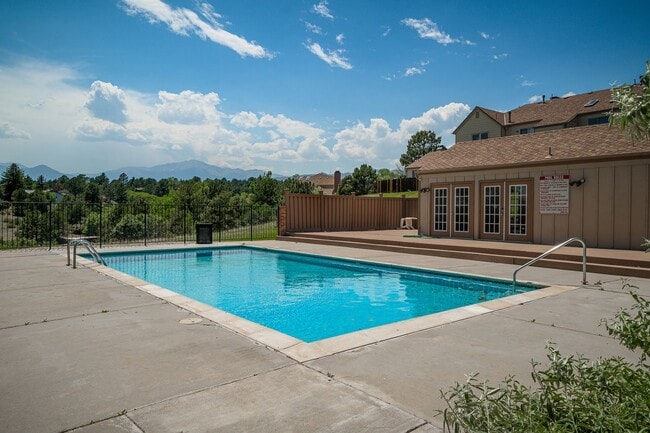 Building Photo - 6614 Overland Dr