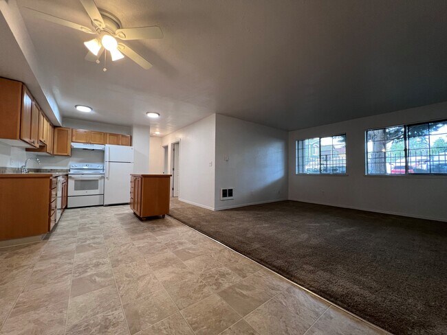 Building Photo - 17250 SW Heritage Ct