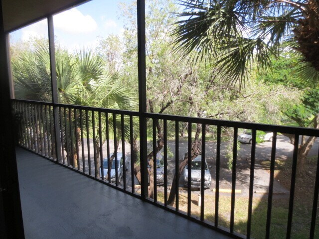 Building Photo - 8400 SW 133rd Avenue Rd