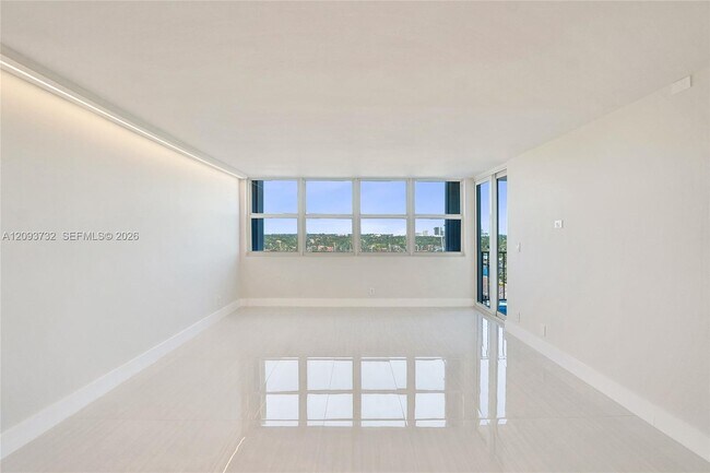 Building Photo - 1400 S Ocean Dr