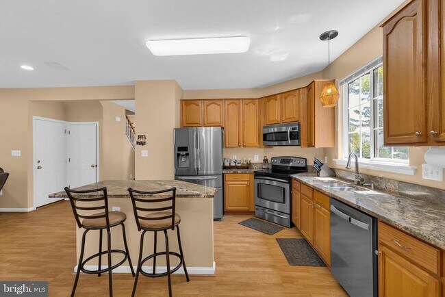 Building Photo - 6802 Dewars Way