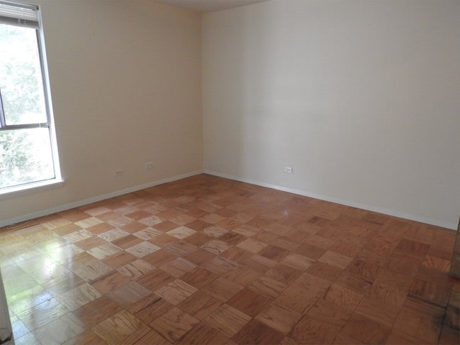 Building Photo - 511 1st St N