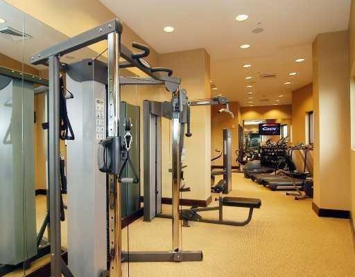 Building Photo - 16275 Collins Ave