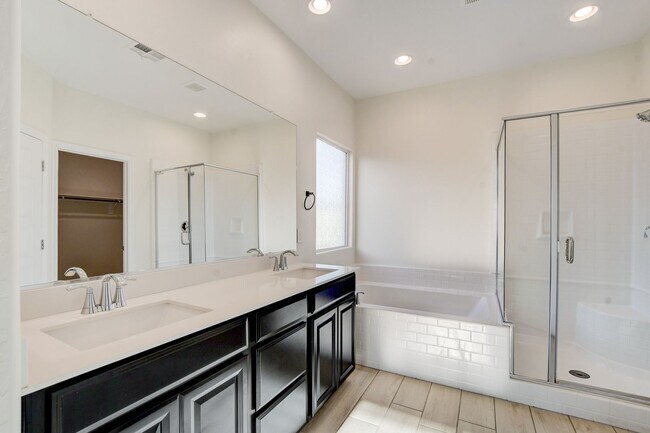 Building Photo - 4 Bedroom Townhouse in Tule Springs Coming Soon!