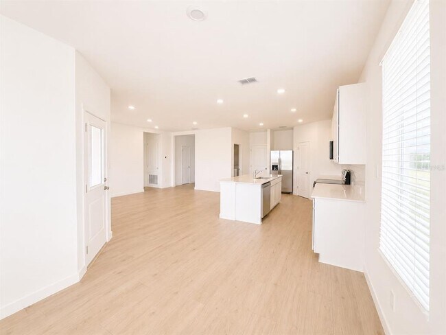 Building Photo - 644 RUTH Ave