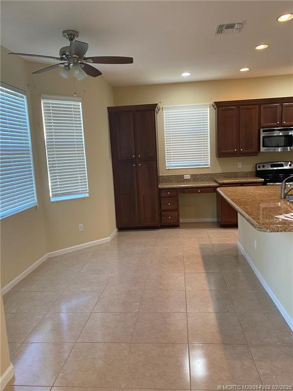 Building Photo - 11239 SW Barton Way