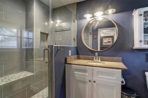 Building Photo - 5130 Saxon Dr