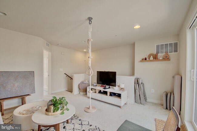 Building Photo - 8078 Tribeca St