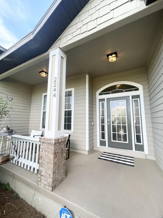 Building Photo - 4 bedroom in Gainesville FL 32606