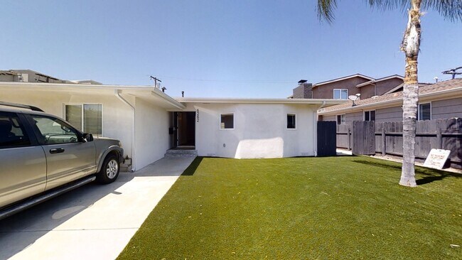 Building Photo - Newly Renovated, 7 BD 4 BR, Close to Campus!