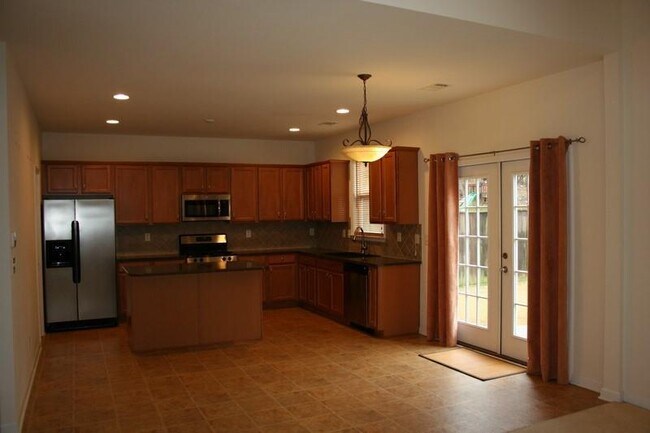 Building Photo - 212 Autumn Trail