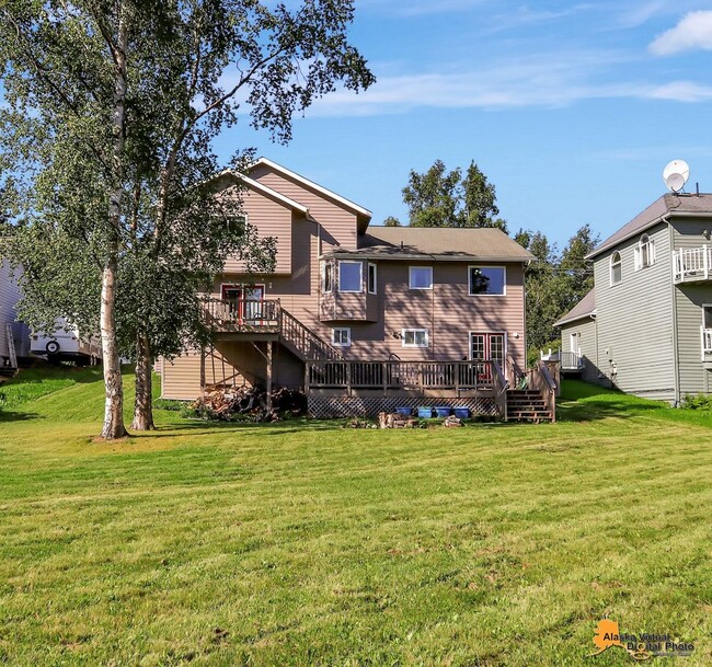 Building Photo - Spacious Home With a Hot Tub Next to Kinca...