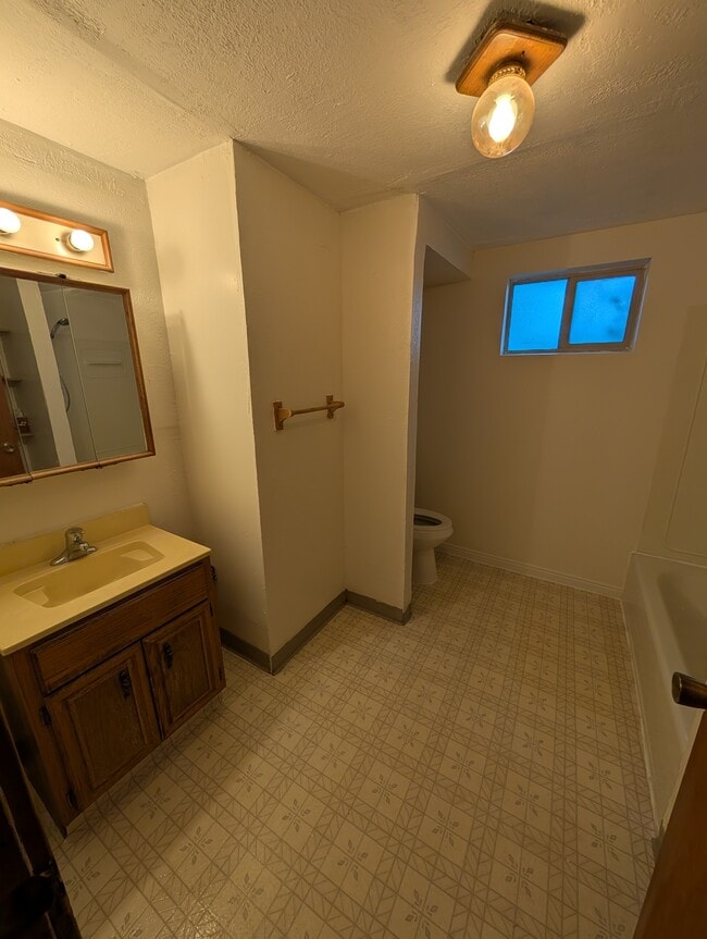 Building Photo - 277 W 600 S