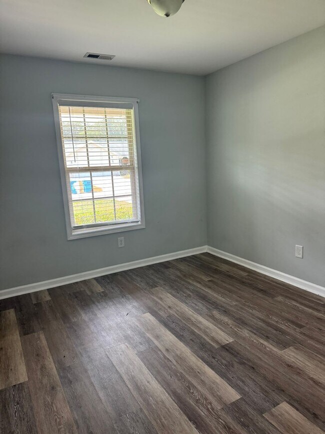 Building Photo - 303 Tuscan Ct