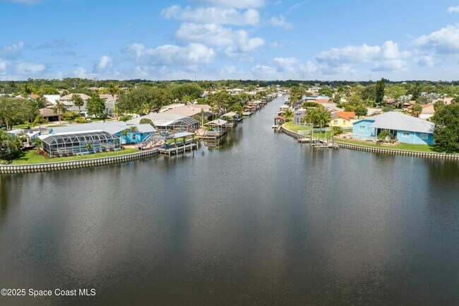 Building Photo - 2025 Sykes Creek Dr