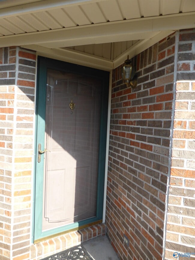 Building Photo - 2503 Jarvis St SW