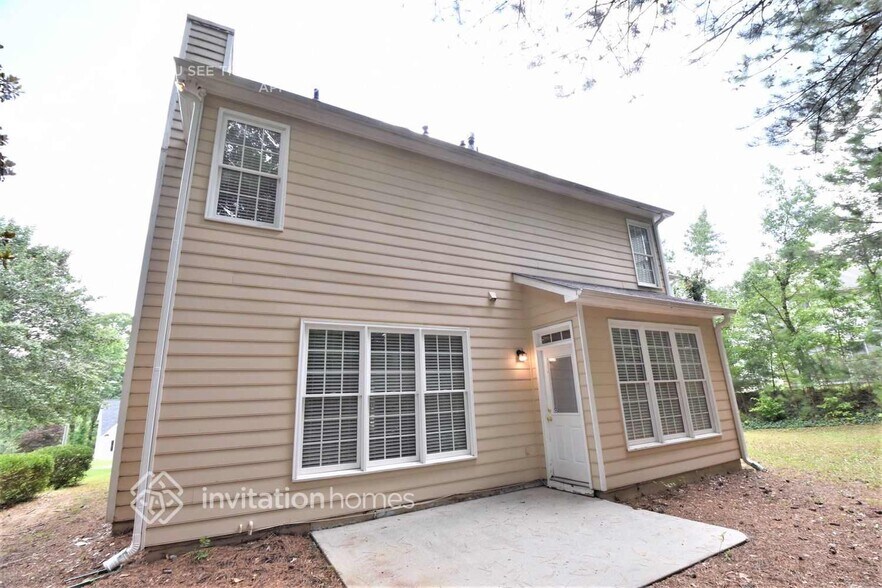 Building Photo - 1785 Collines Ave