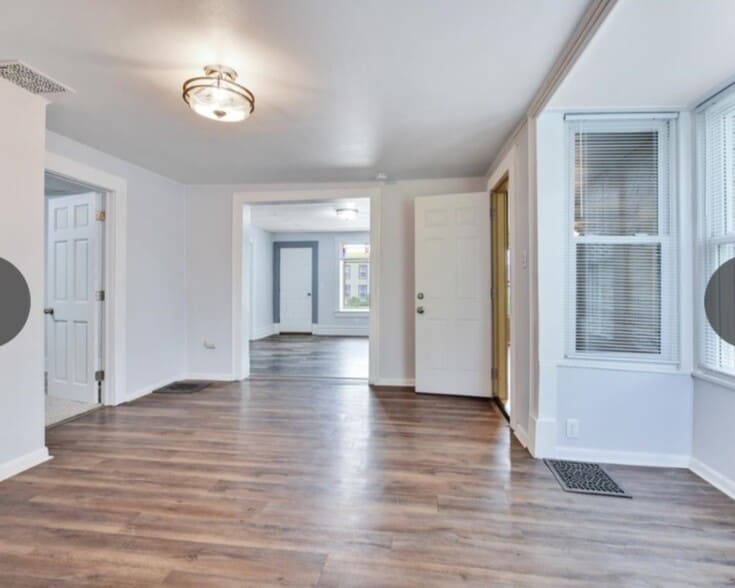 Building Photo - 309 2nd Ave